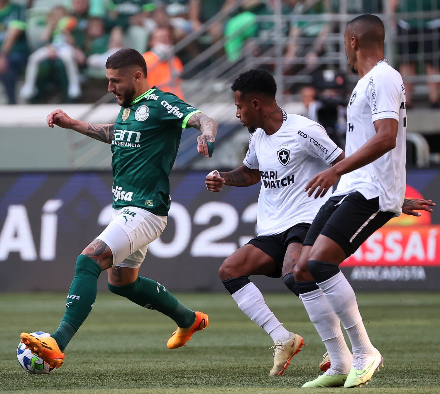 7. Lista restrita&nbsp;Este Brasileirão também faz parte de um grupo restrito: é apenas o oitavo, em 20 anos, a decidir o campeão na última rodada. Desde o início da era dos pontos corridos, as únicas edições que disputaram a taça na 38º rodada foram a de&nbsp;2004,&nbsp;2005,&nbsp;2008,&nbsp;2009,&nbsp;2010,&nbsp;2011 e&nbsp;2020&nbsp;