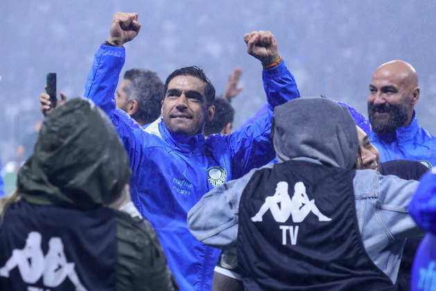 Abel Ferreira vibrou com mais uma conquista. Desde a sua chegada, o Palmeiras venceu duas Libertadores, uma Copa do Brasil, um Paulistão, uma Recopa Sul-Americana e, agora, o Brasileirão