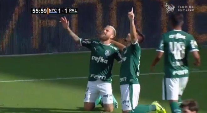 Lucas Lima e Willian comemoram primeiro gol do Palmeiras