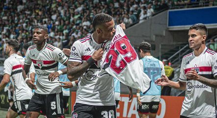 Caio Paulista homenageou Pablo Maia, que perdeu o pai, após o gol