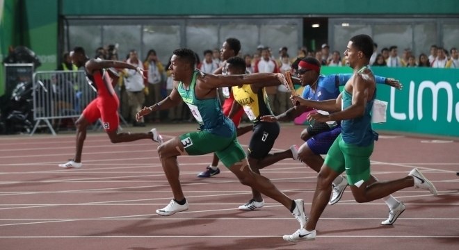 Brasil levou o ouro no revezamento 4x100m