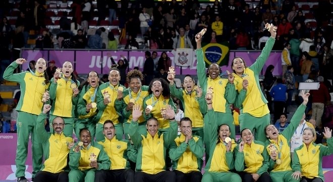Seleção brasileira feminina, sob comado de Zé Neto, chegou ao ouro no Pan