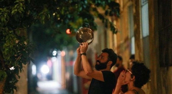 Panelaço contra Bolsonaro no centro de São Paulo