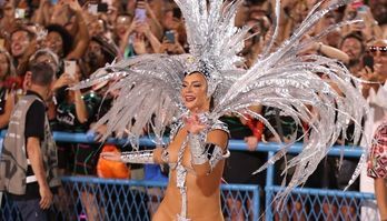Menstruação, problemas com fantasia e incêndio: veja alguns perrengues do Carnaval de 2023 (Daniel Pinheiro/AgNews)