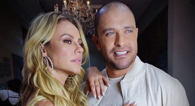 Paolla Oliveira e Diogo Nogueira assumiram o namoro em julho deste ano