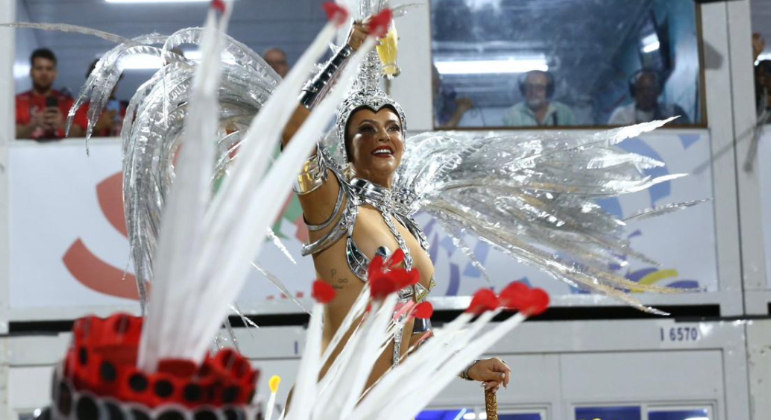 Paolla Oliveira no desfile da Grande Rio no Carnaval de 2023