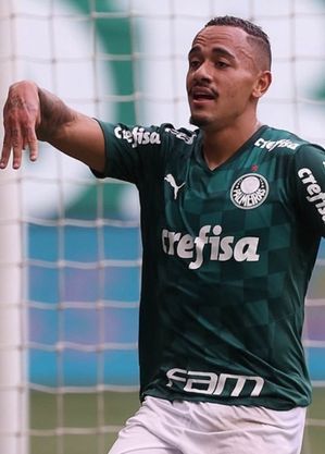 Rafael Elias disputou 15 jogos e marcou dois gols pelo time principal do Palmeiras