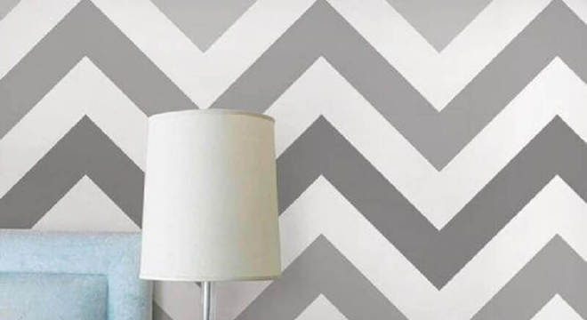 papel de parede cinza com estampa chevron