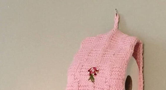 papel higiênico de crochê cor de rosa