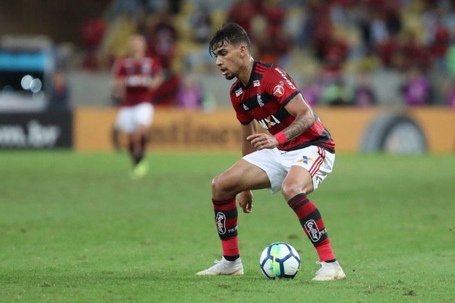 Lucas PaquetÃ¡ (volante/meia) - 20 anos - Flamengo (Brasil)