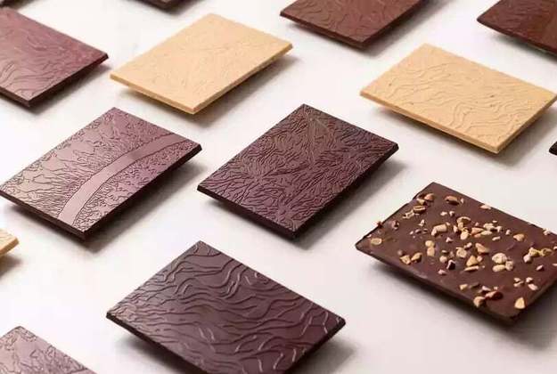 Para a Anvisa (Agência Nacional de Vigilância Sanitária), o produto é classificado como chocolate com, no mínimo, 25% de cacau na receita. Se não, deve ser enquadrado como 