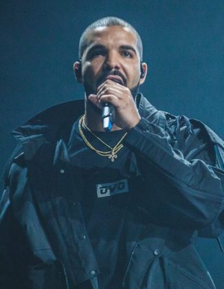 Para completar, de última hora, Drake proibiu a transmissão de seu show, que era o mais aguardado do primeiro dia. A decisão deixou muitos fãs que não puderam estar presentes no evento bastante desapontados.