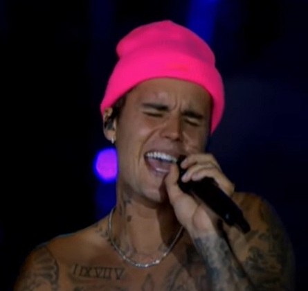 Para muitos, Bieber conseguiu se apresentar muito bem, apesar dos problemas nos bastidores e de ele afirmar que não estava com condições psicológicas favoráveis.