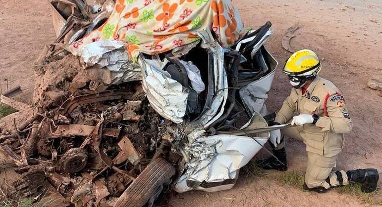 Para retirar o corpo da vítima foi necessário cortar a carcaça do veículo