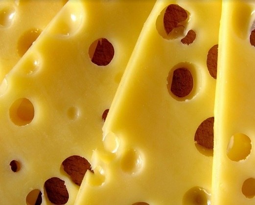 Para você ter uma ideia, os franceses consomem queijo após as refeições principais, quase como  uma sobremesa, sendo que existem centenas de tipos deste alimento no país.