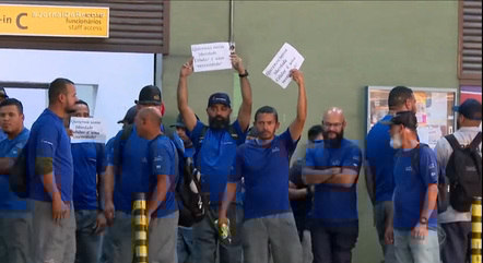 Manifestantes se reuniram no Terminal 2