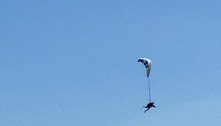 Piloto de paraglider erra manobra e se salva segundos antes de queda: 'Hoje não era o dia de morrer'