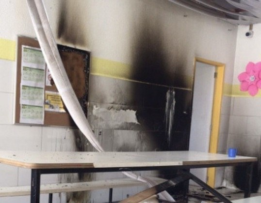 Parede atingida pelo fogo em escola na Bahia