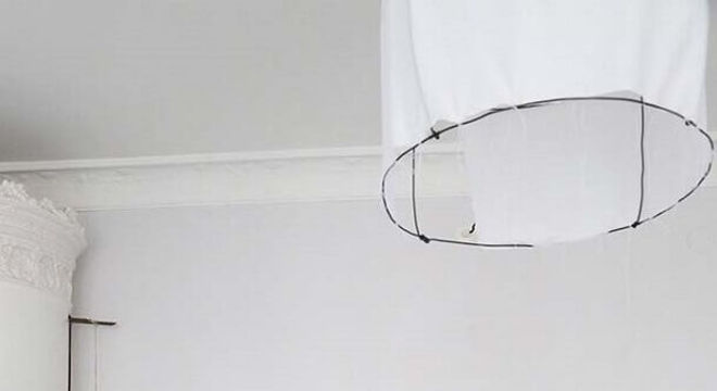 parede decorada com fita isolante para sala toda branca 