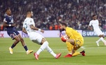 O jogo contra os ingleses marcou a estreia do goleiro Donnarumma, que fez grande atuação, ajudando a garantir a vitória sem gols sofridos