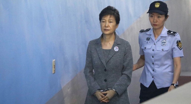 A ex-presidente sul-coreana Park Geun-hye chega ao julgamento em 2017
