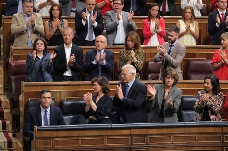 Espanha teve o Parlamento dissolvido