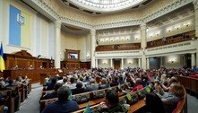 Parlamento ucraniano aprova suspensão de partidos 'pró-Rússia'