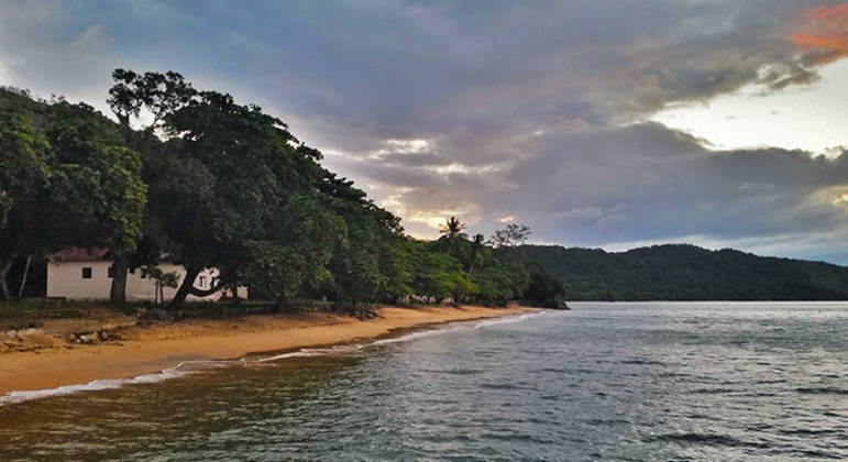 Aos curiosos que desejam entrar nos barcos naufragados, o
Ministério do Turismo afirma que é necessário fazer um curso de mergulho
específico para esse tipo de atividade