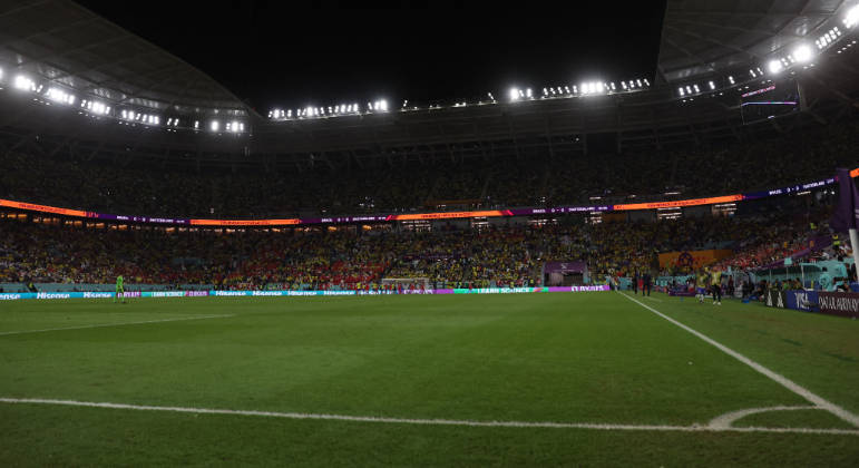 Parte da iluminação do estádio 974 se apaga durante Brasil X Suíça pela Copa do Mundo