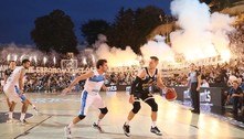 Jogo de basquete na Sérvia é marcado por festa incrível da torcida; assista