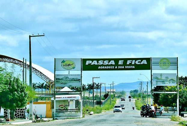 Passa e Fica (Rio Grande do Norte)  - Cidade de 13.500 habitantes, numa área de 42 km², a 189 metros de altitude e 107 km de distância da capital Natal.