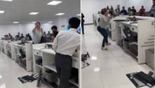 Mulher quebra computadores de aeroporto após não receber reembolso de passagens aéreas