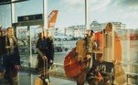 A companhia aérea divulgou um comunicado após o incidente dizendo que dois dos homens envolvidos foram contidos com a ajuda de outros passageiros e que foram presos mais tarde, informou o veículo de comunicação The IndependentLEIA MAIS: Mistério dos navios com cadáveres que surgem no Japão é desvendado