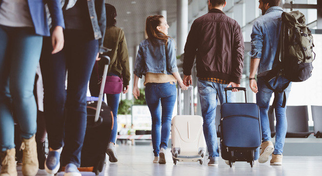 Uma das formas de reduzir o impacto ecológico de decolagens e aterrissagens é escolher voos sem escalas