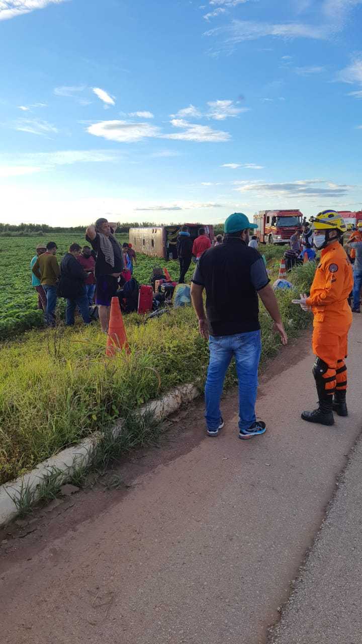 Acidente com ônibus de turismo clandestino deixa feridos no DF - Notícias -  R7 Brasília