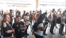 Usuários do transporte público enfrentam filas e superlotação na Estação São Gabriel, em BH