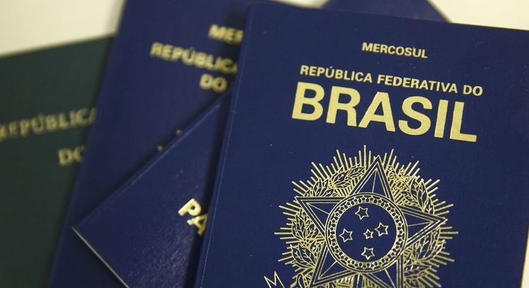 Passaporte brasileiro é usado para viagens com destino a diversos países