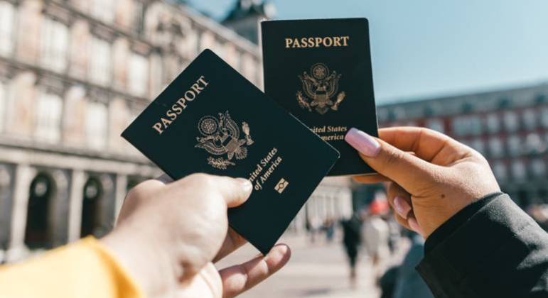 Site Passport Index divulgou ranking dos passaportes mais poderosos do mundo em 2022