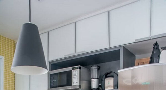 pastilhas de vidro para cozinha cinza e amarela 