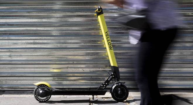 Patinetes oferecidos por aplicativos estão entre os principais alvos de assaltantes