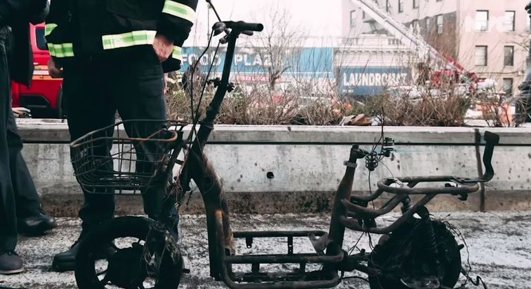 Incêndio causado por patinete terminou com sete pessoas feridas