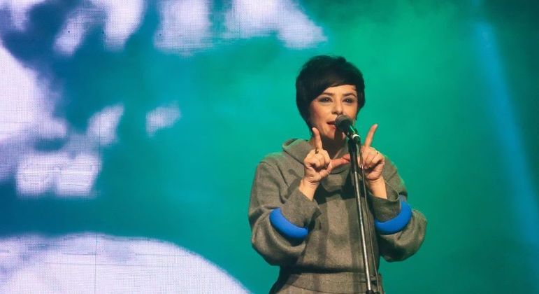 Fernanda Takai agradeceu a presença dos fãs, que estão com a banda há 30 anos