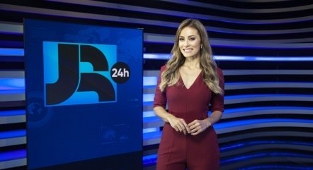 Patrícia Costa é uma das apresentadoras do Boletim JR 24 Horas