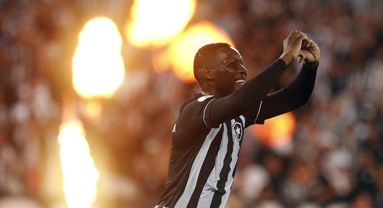 Patrick de Paula marcou seu primeiro gol com a camisa do Botafogo