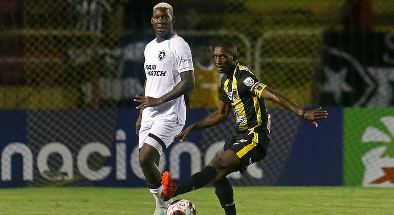 Patrick de Paula foi bem na vitória do Botafogo sobre o Volta Redonda