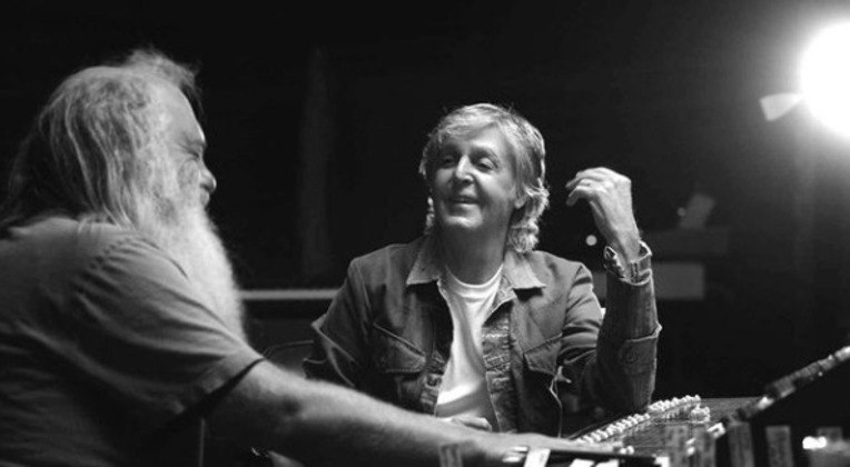 No ano seguinte, ele esteve ao lado do produtor musical Rick Rubin na série documental McCartney 3, 2, 1, em que conta histórias da carreira