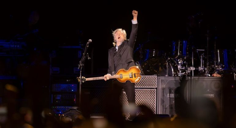 Paul McCartney no início de seu primeiro show em São Paulo, nesta quinta-feira (7)