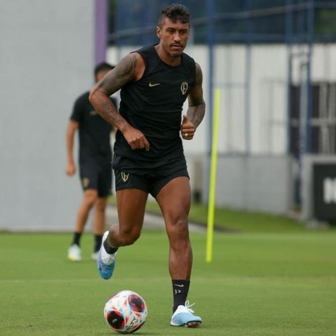 Paulinho deve ser titular no Corinthians diante do Santo André