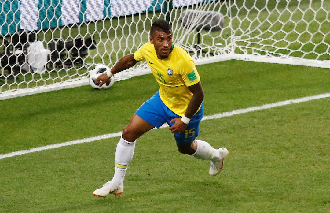 Brasil vence a Sérvia por 2 a 0, passa em primeiro e pegará o