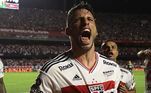 O atacante Calleri alcançou 50 gols com a camisa do São Paulo durante a vitória por 3 a 0 contra o São Bento. O número foi alcançado a partir da soma das duas passagens do atacante argentino pelo tricolor, em 2016 e 2022, respectivamente